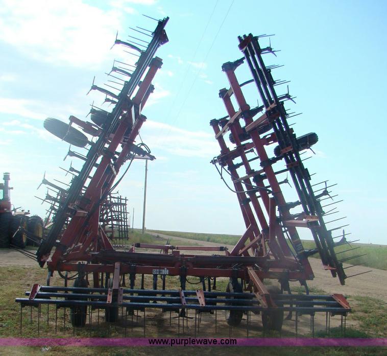 image for item A1350 Case IH 4800 Vibrashank 32' cultivator