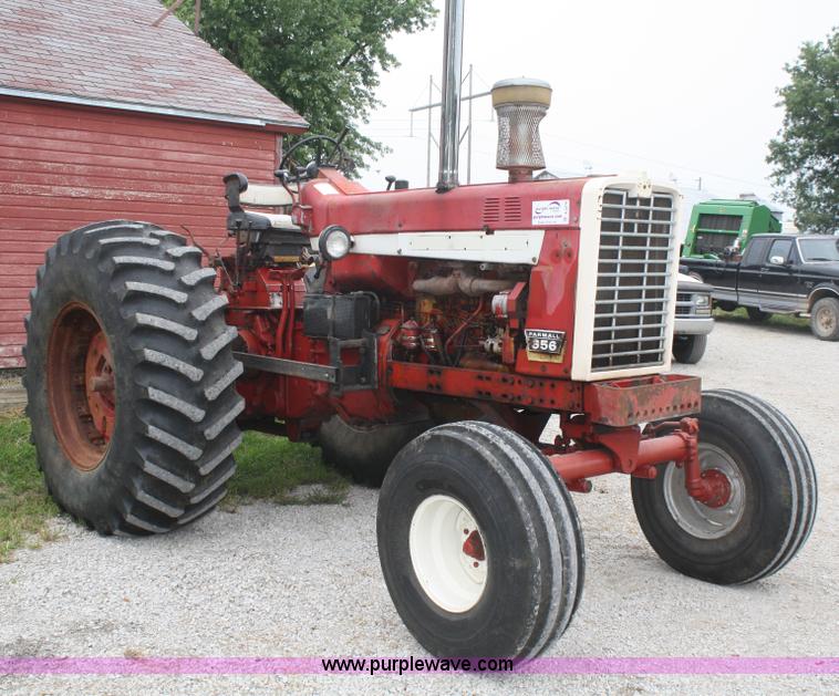 image for item A2270 1966 International Farmall 1206 tractor