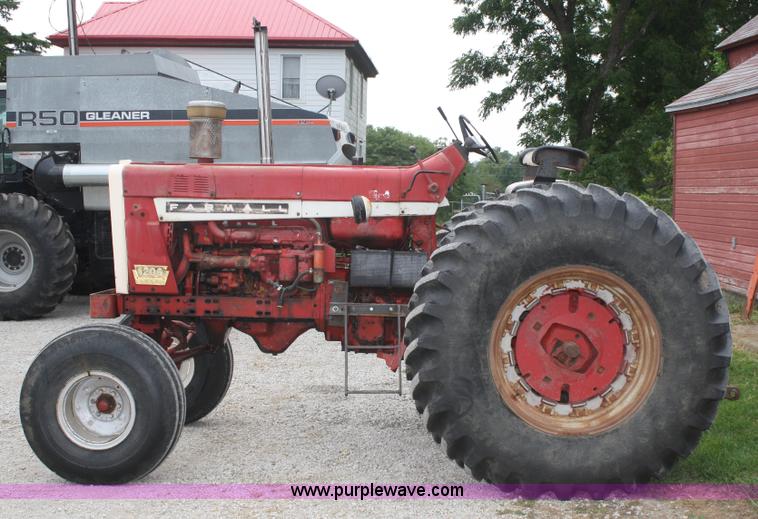 image for item A2270 1966 International Farmall 1206 tractor