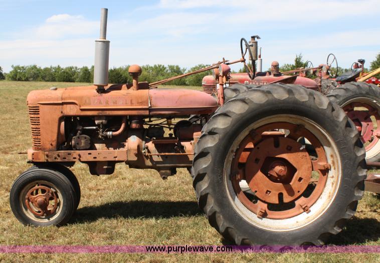 image for item A2306 1941 International Farmall H tractor