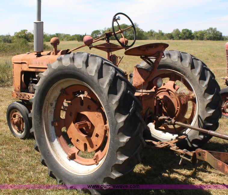 image for item A2306 1941 International Farmall H tractor