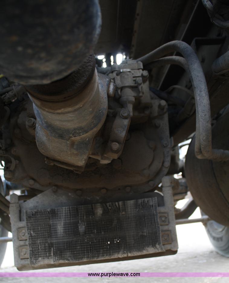 image for item A2320 2000 Freightliner FLD120 semi truck