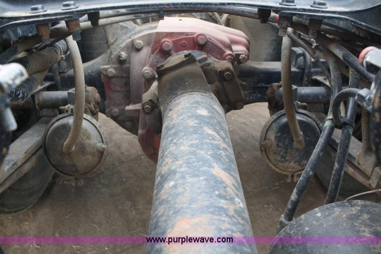 image for item A2320 2000 Freightliner FLD120 semi truck