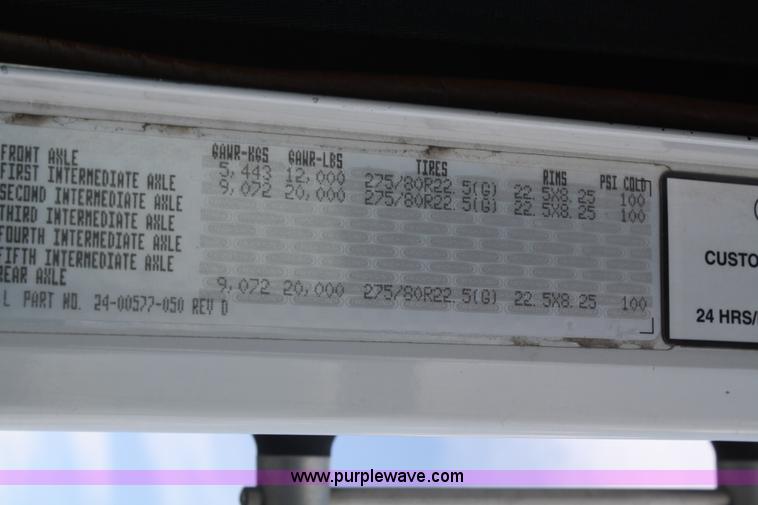 image for item A2320 2000 Freightliner FLD120 semi truck