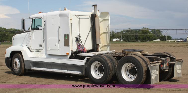 image for item A2323 1994 Freightliner FLD120 semi truck