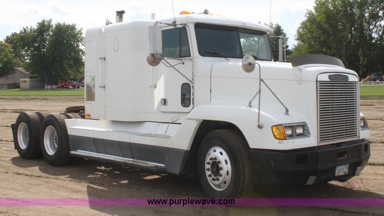 image for item A2323 1994 Freightliner FLD120 semi truck