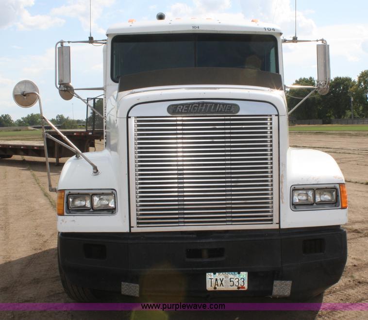 image for item A2323 1994 Freightliner FLD120 semi truck