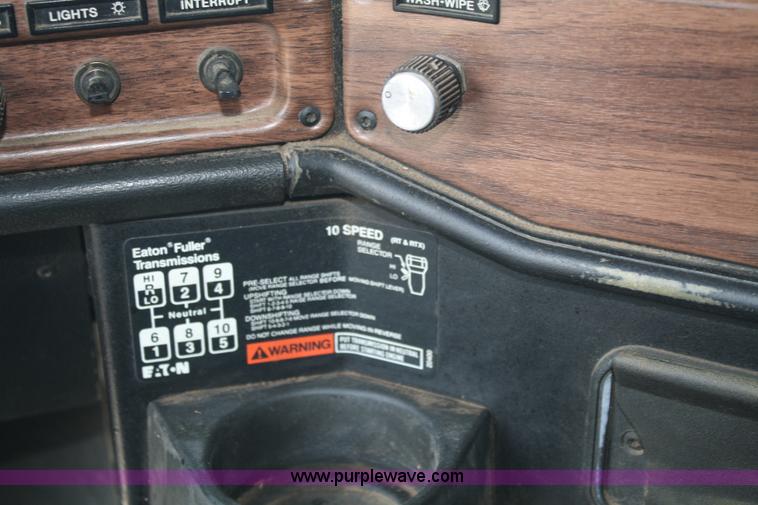 image for item A2323 1994 Freightliner FLD120 semi truck