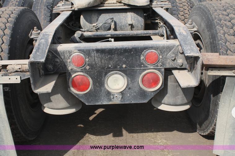 image for item A2323 1994 Freightliner FLD120 semi truck