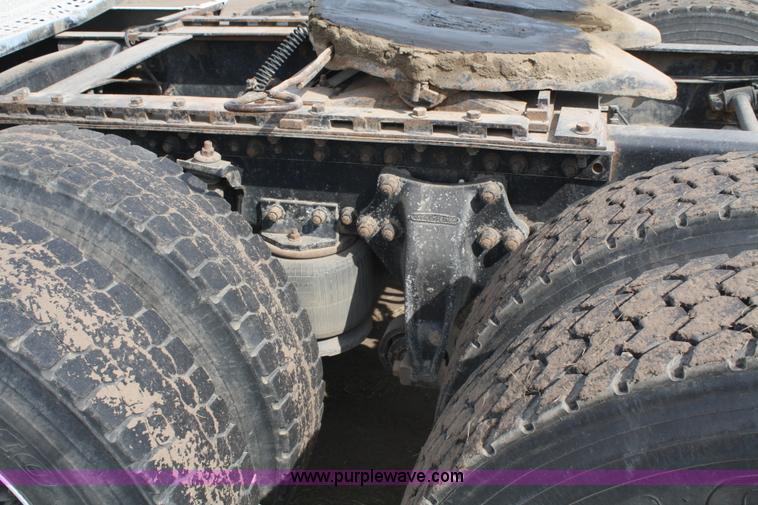 image for item A2323 1994 Freightliner FLD120 semi truck