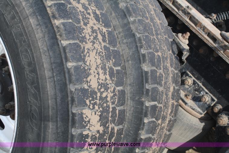 image for item A2323 1994 Freightliner FLD120 semi truck