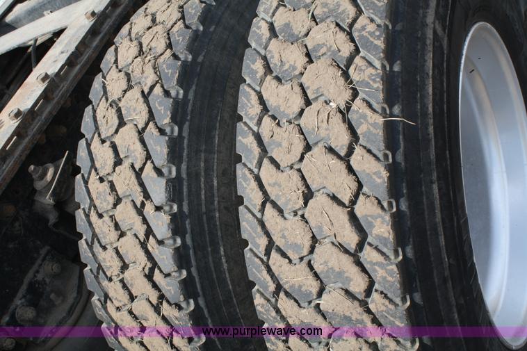 image for item A2323 1994 Freightliner FLD120 semi truck