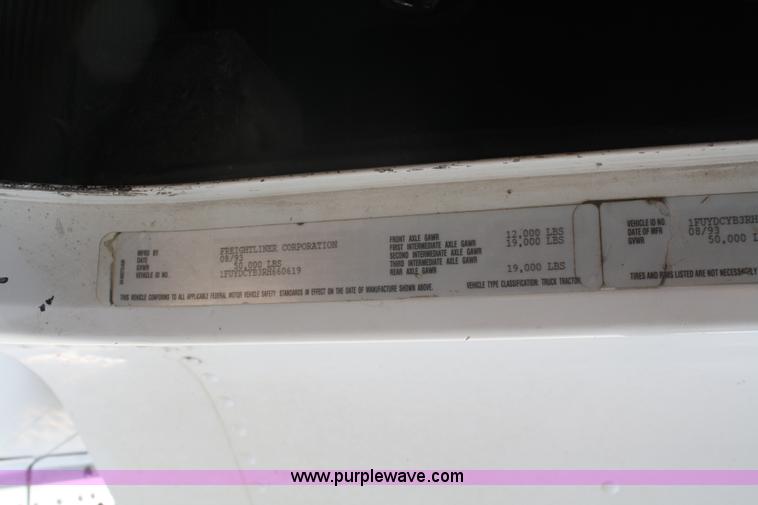 image for item A2323 1994 Freightliner FLD120 semi truck