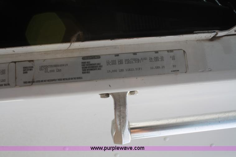 image for item A2323 1994 Freightliner FLD120 semi truck