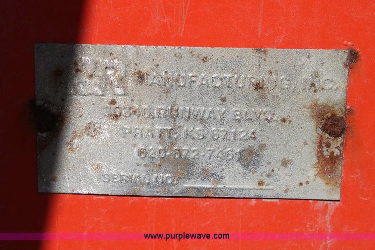 image for item A2554 2007 R&R eight ton fertilizer blender