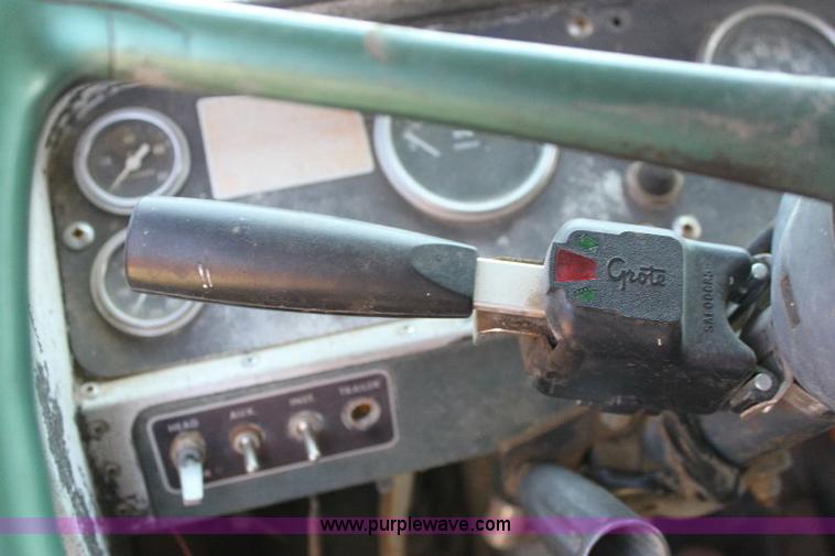 image for item A2689 1968 White 7400TDD grain truck