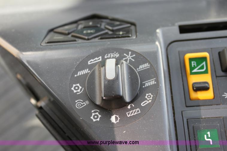 image for item A2748 2007 Lexion 570R RWA combine