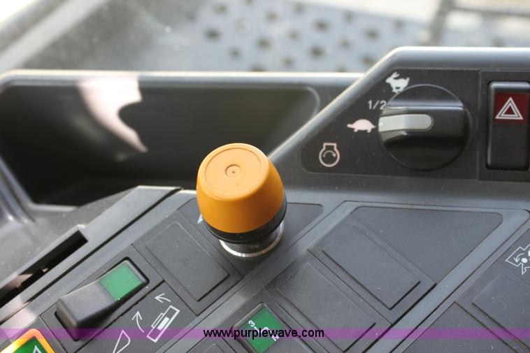 image for item A2748 2007 Lexion 570R RWA combine