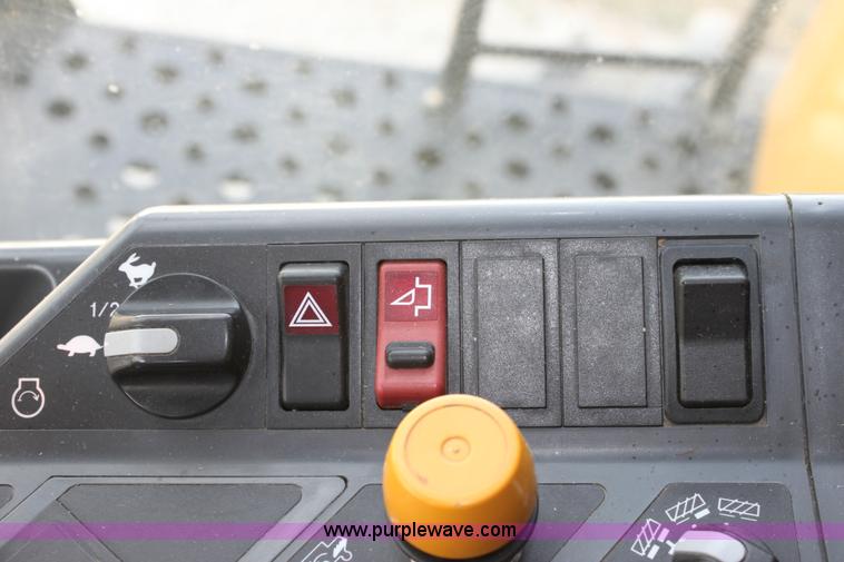 image for item A2748 2007 Lexion 570R RWA combine