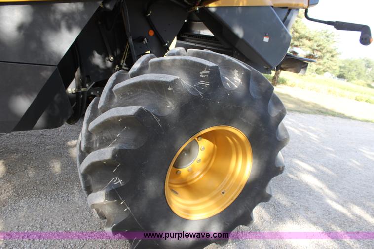 image for item A2748 2007 Lexion 570R RWA combine