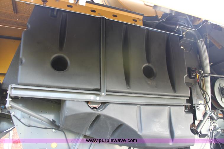 image for item A2748 2007 Lexion 570R RWA combine