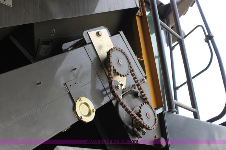 image for item A2748 2007 Lexion 570R RWA combine