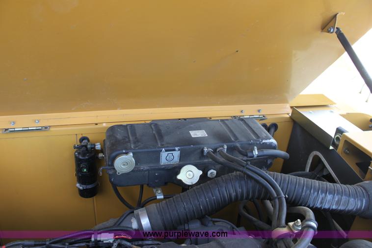 image for item A2748 2007 Lexion 570R RWA combine