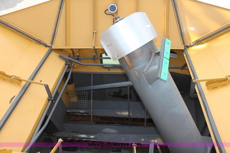 image for item A2748 2007 Lexion 570R RWA combine