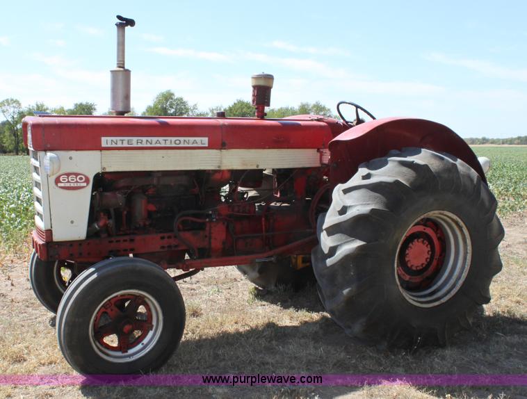 image for item A2749 1962 International 660 tractor