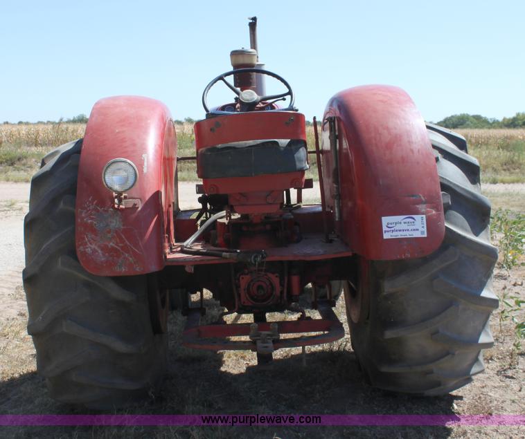 image for item A2749 1962 International 660 tractor