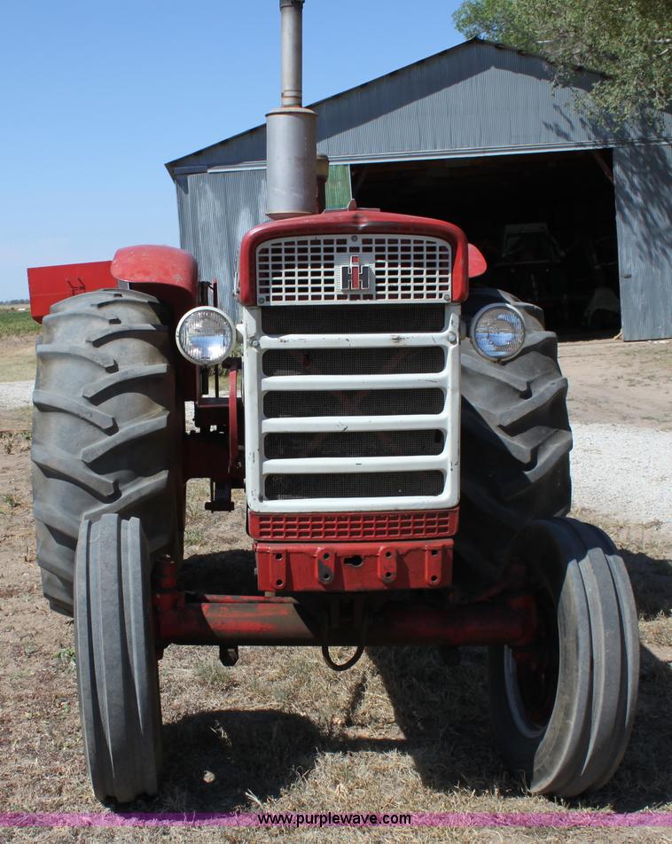 image for item A2749 1962 International 660 tractor