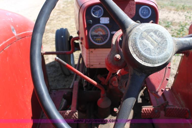 image for item A2749 1962 International 660 tractor