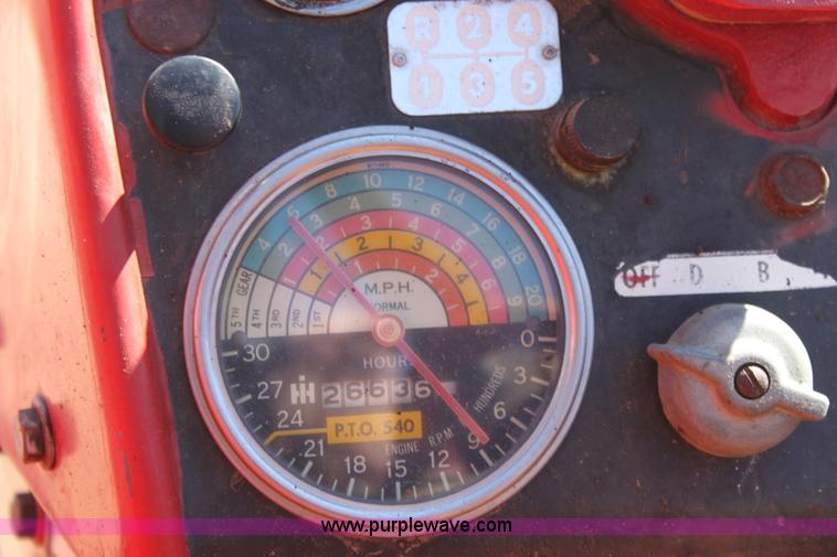 image for item A2749 1962 International 660 tractor