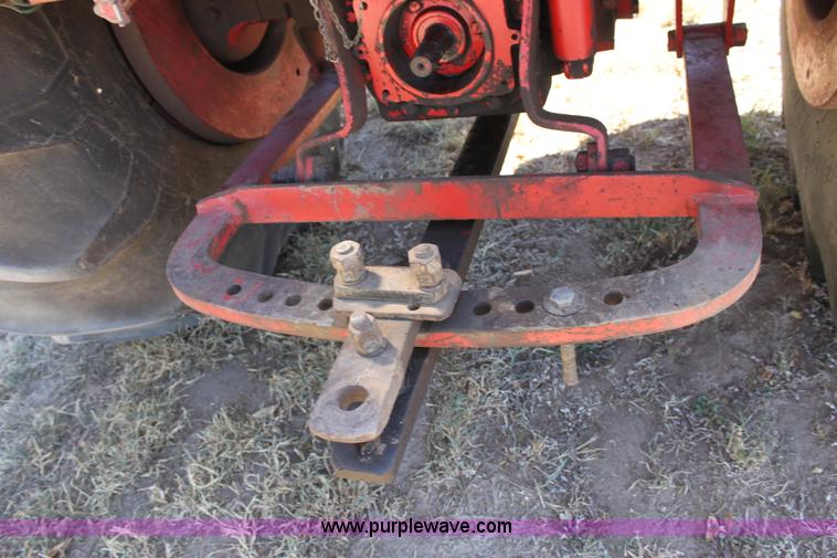 image for item A2749 1962 International 660 tractor