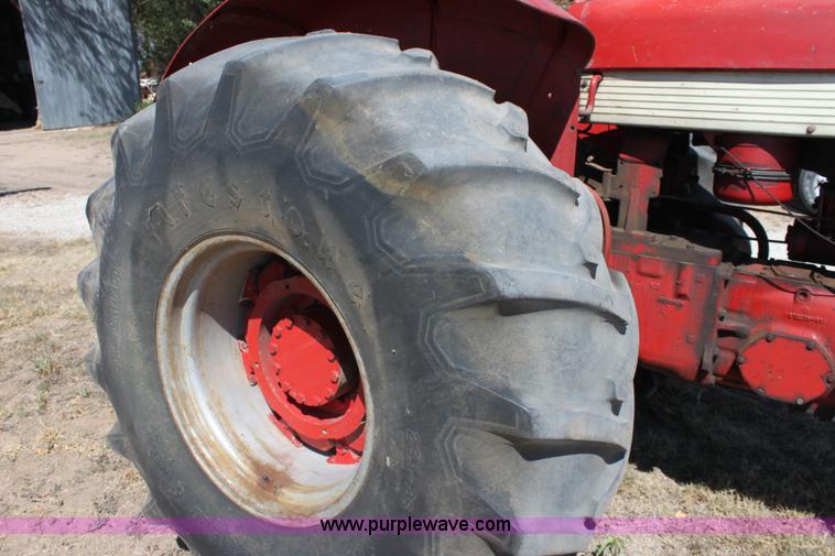 image for item A2749 1962 International 660 tractor