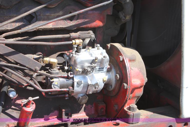 image for item A2749 1962 International 660 tractor