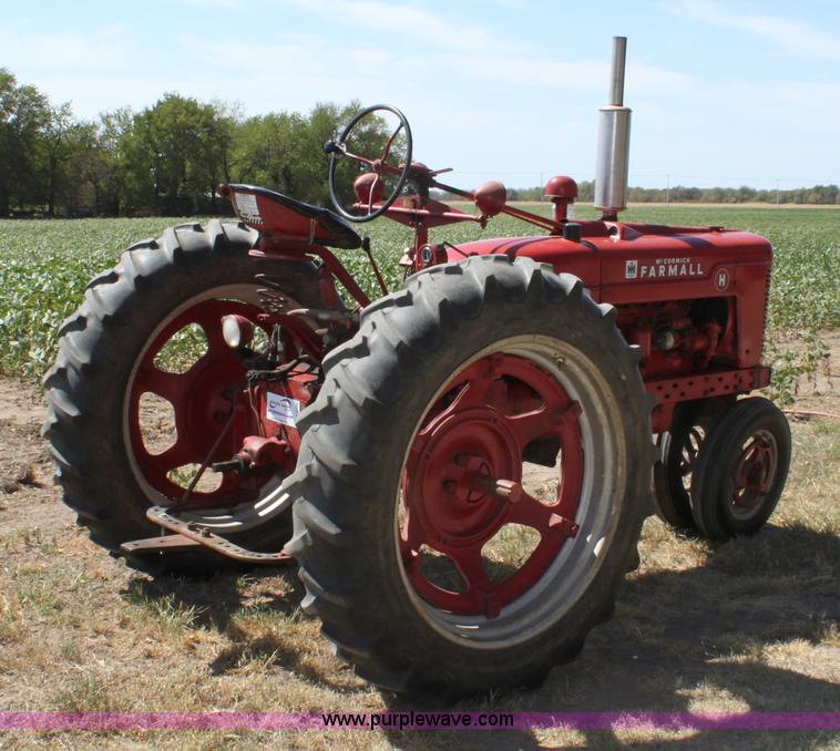 image for item A2750 1952 Farmall H tractor