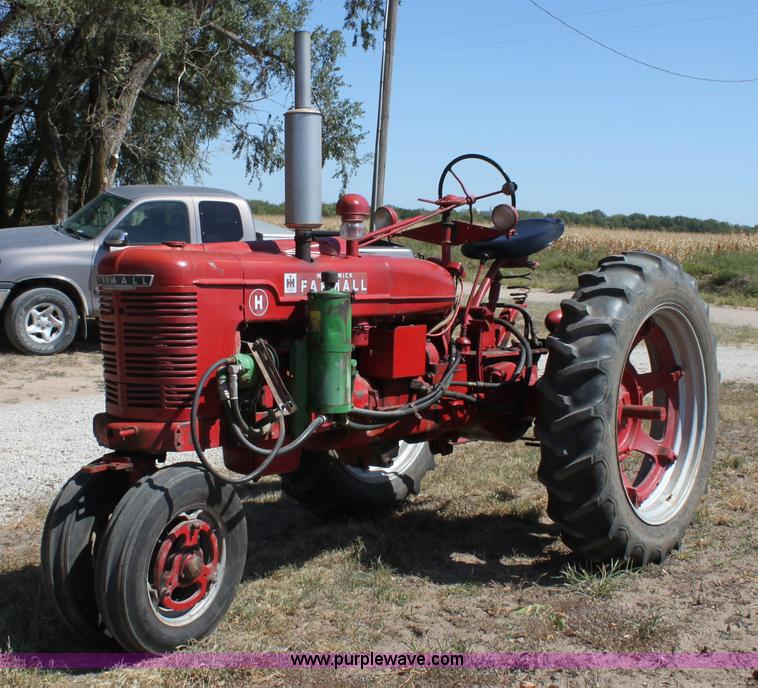 image for item A2750 1952 Farmall H tractor