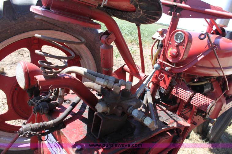 image for item A2750 1952 Farmall H tractor