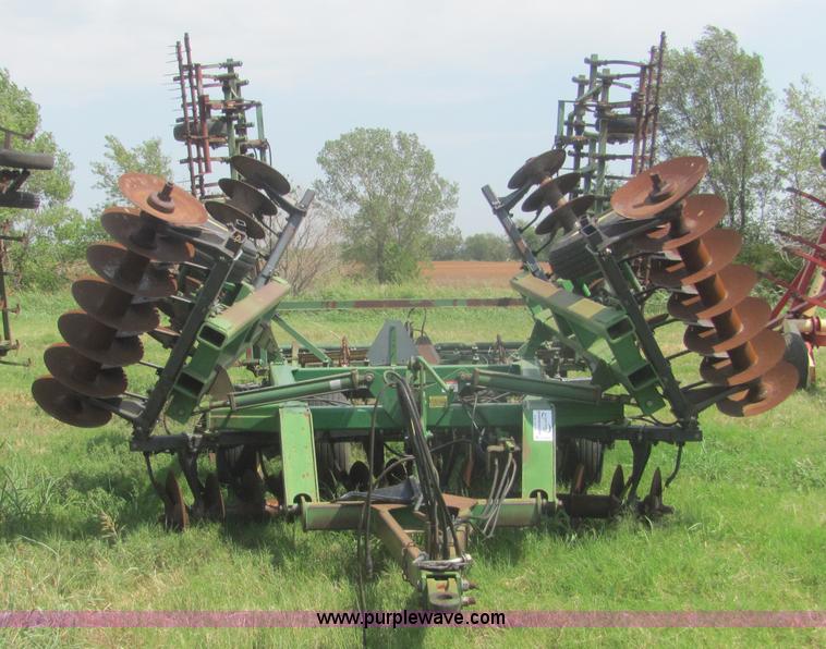 image for item A3552 John Deere 21' disk