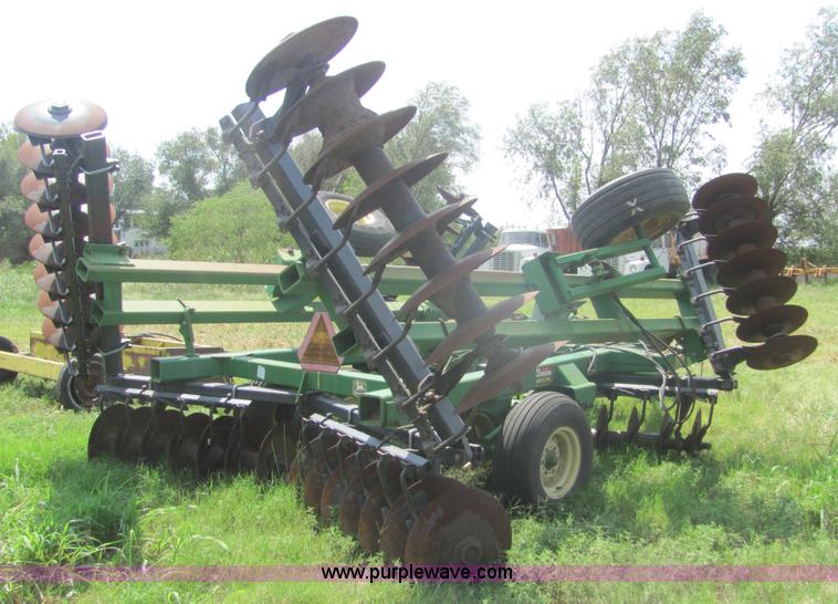 image for item A3552 John Deere 21' disk