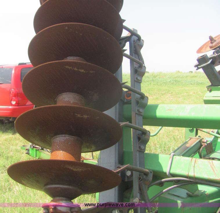 image for item A3552 John Deere 21' disk