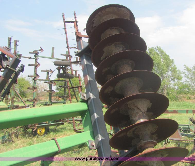 image for item A3552 John Deere 21' disk