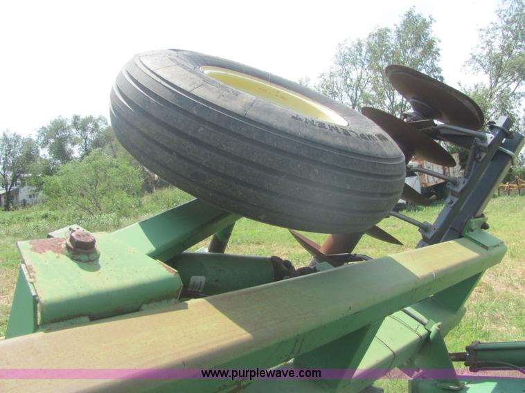 image for item A3552 John Deere 21' disk