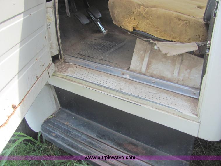 image for item A3555 1973 International Load Star 1600 grain truck