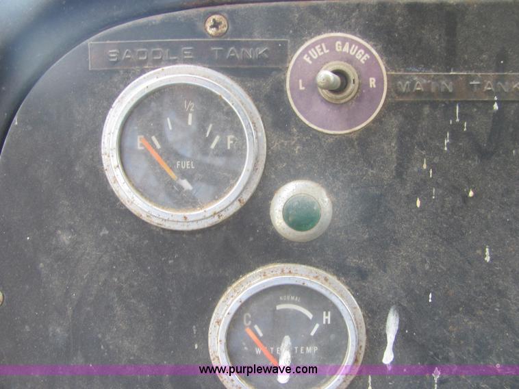 image for item A3555 1973 International Load Star 1600 grain truck