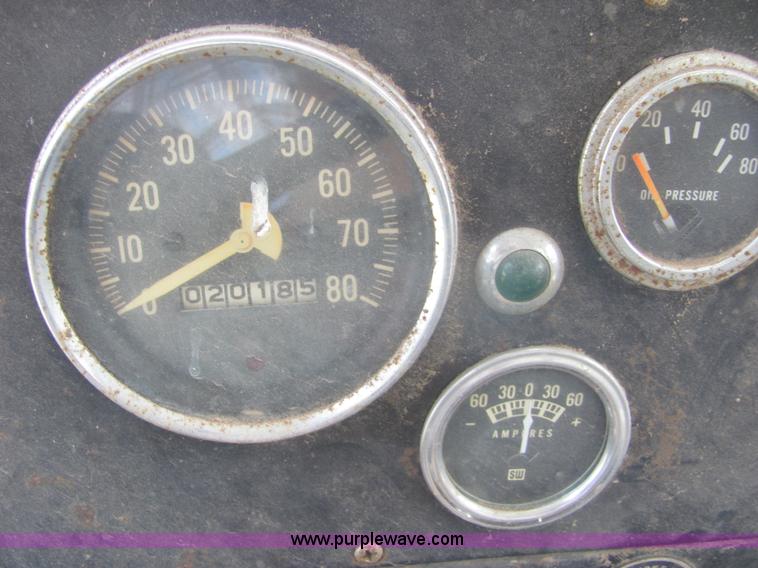 image for item A3555 1973 International Load Star 1600 grain truck