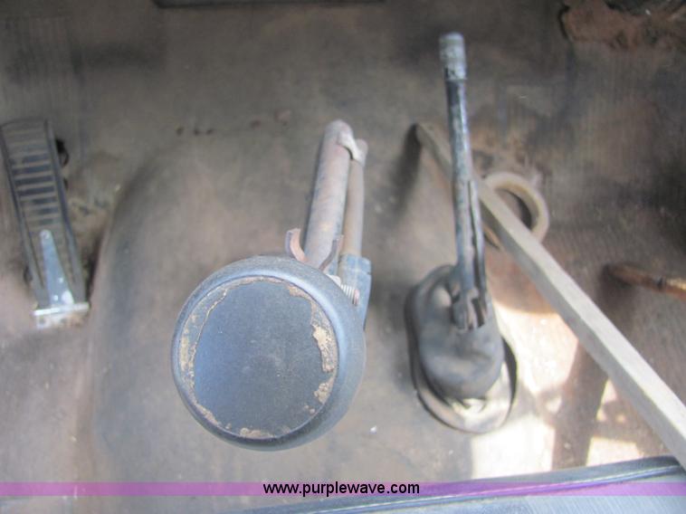 image for item A3555 1973 International Load Star 1600 grain truck