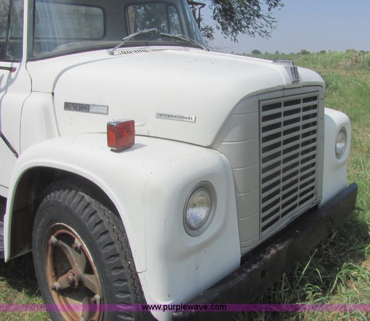 image for item A3555 1973 International Load Star 1600 grain truck