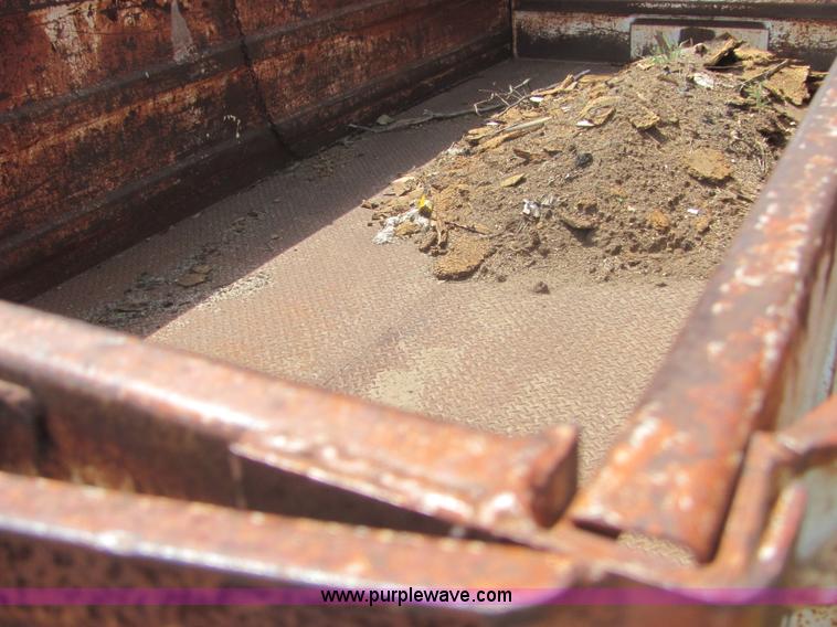 image for item A3555 1973 International Load Star 1600 grain truck